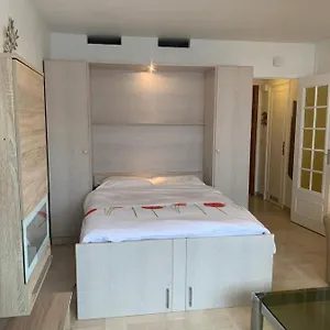 les-sirenes-mandelieu.fr-provencehotel.com/
