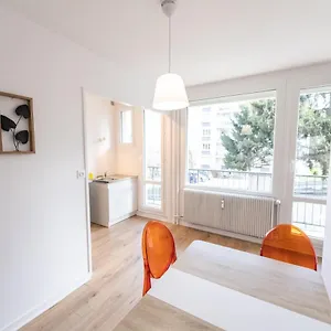 Le Dauphin - Place Parking Privee Gratuit - Wifi Et Tv Appartement
